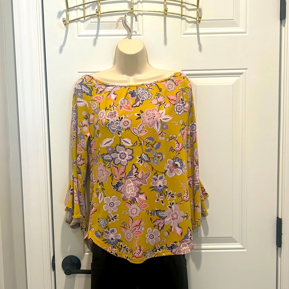EUC! NY&CO Floral Top